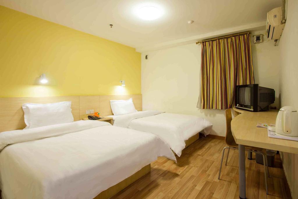 7Days Inn Beijing Railway Station Guangqu Gate Metro Station Bilik gambar