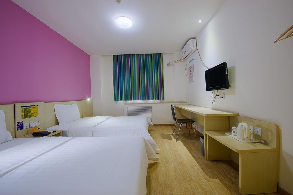 7Days Inn Beijing Railway Station Guangqu Gate Metro Station Luaran gambar